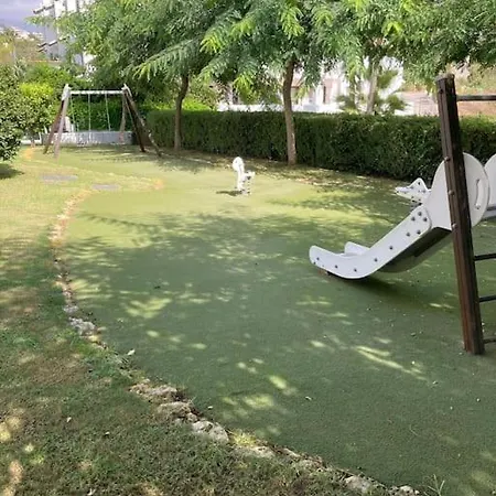 Ruim Zonnig Met Groot Terras In Mooi Complex, Op 15' Te Voet Het Strand; Op 10' En Puerto Banus. 公寓