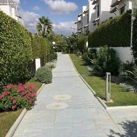 Ruim Zonnig Met Groot Terras In Mooi Complex, Op 15' Te Voet Het Strand; Op 10' En Puerto Banus. *