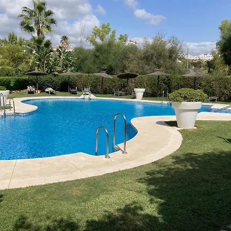 Ruim Zonnig Met Groot Terras In Mooi Complex, Op 15' Te Voet Het Strand; Op 10' En Puerto Banus. Estepona