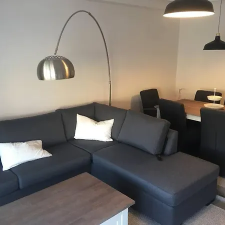 Ruim Zonnig Met Groot Terras In Mooi Complex, Op 15' Te Voet Het Strand; Op 10' En Puerto Banus. Apartment *